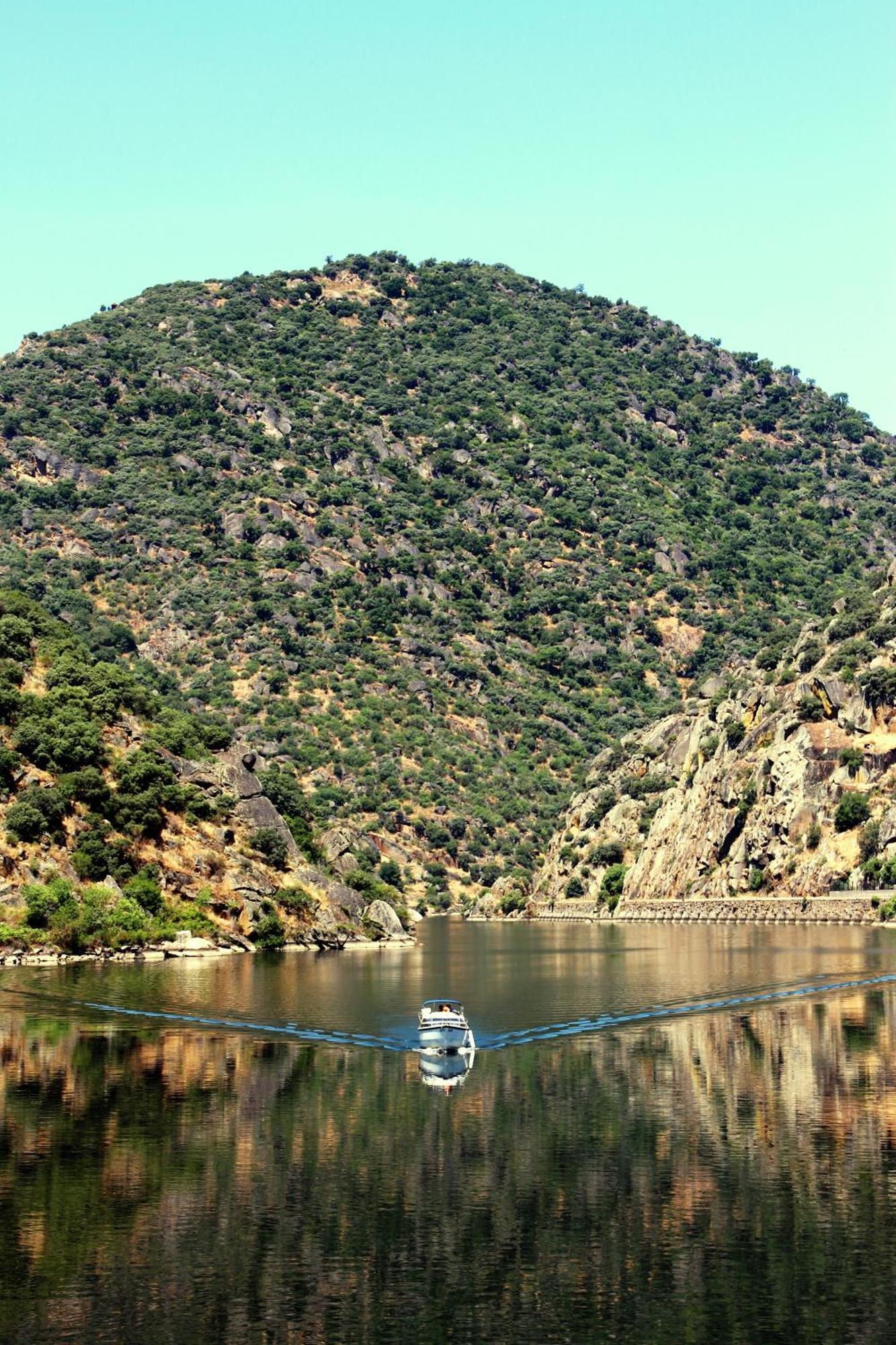 Douro Yacht Charter &