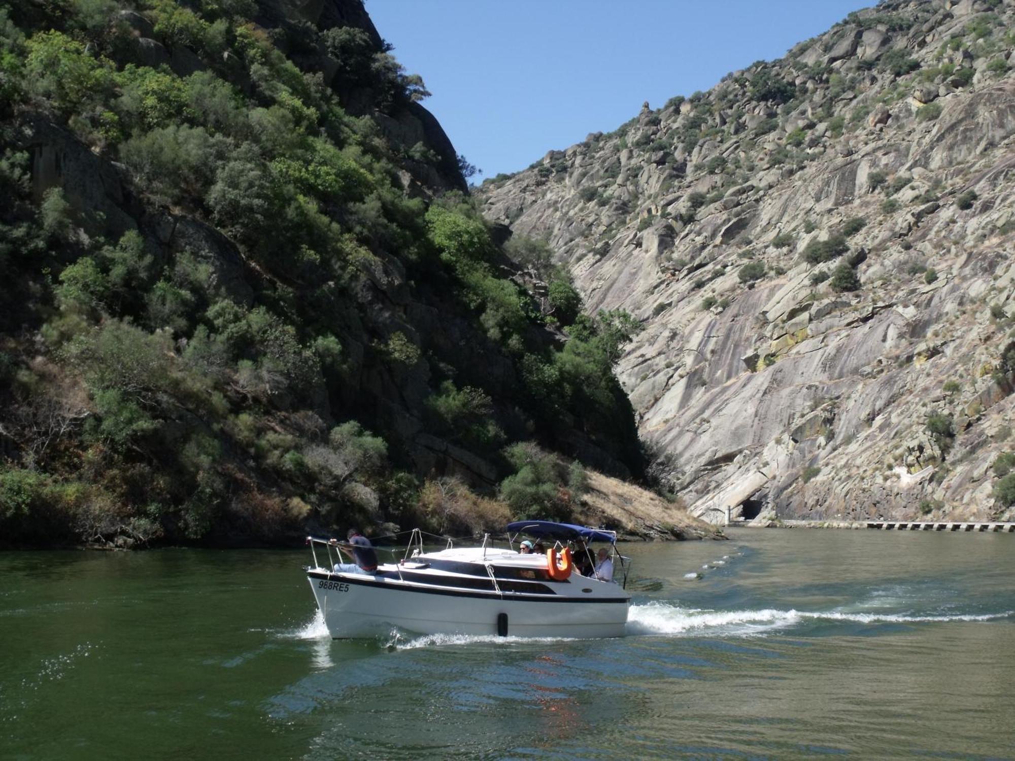 Douro Yacht Charter & Hotel na wodzie 3*