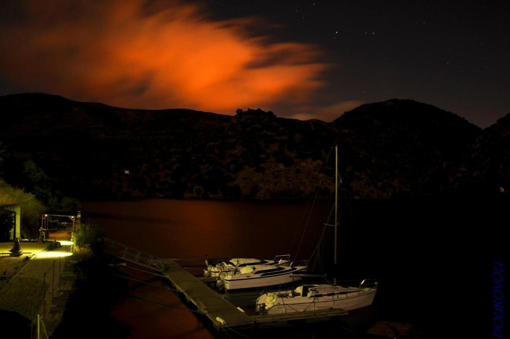 Douro Yacht Charter & 3*