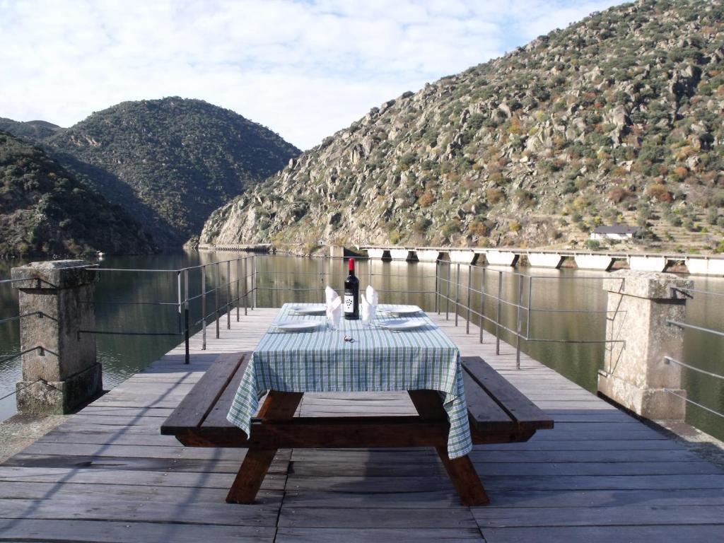 Douro Yacht Charter & 3*